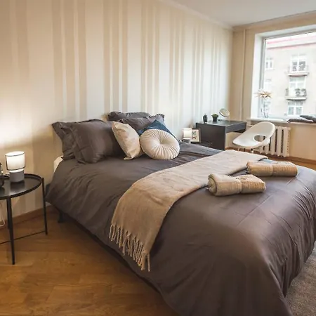 Historic 4-bedroom - Brivibas Boulevard Apartment Riga