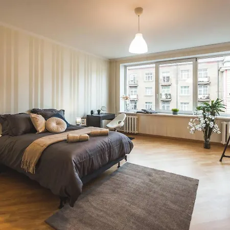 Apartment Historic 4-bedroom - Brivibas Boulevard *