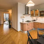 아파트 Historic 4-bedroom - Brivibas Boulevard